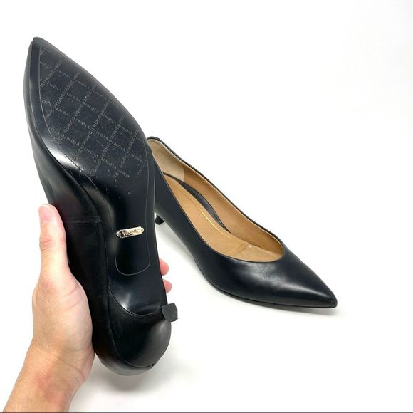 Vionic Black Josie Kitten Heel Leather Pumps Size 9/41 - Picture 9 of 12